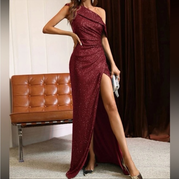 Luxe burgundy slit thigh party formal wedding bridesmaids dress - Picture 2 of 6